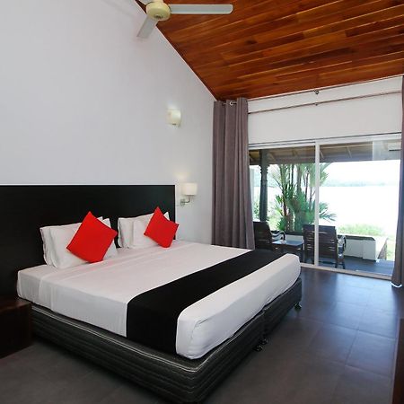 Kalla Bongo Lake Resort Хиккадува Номер фото